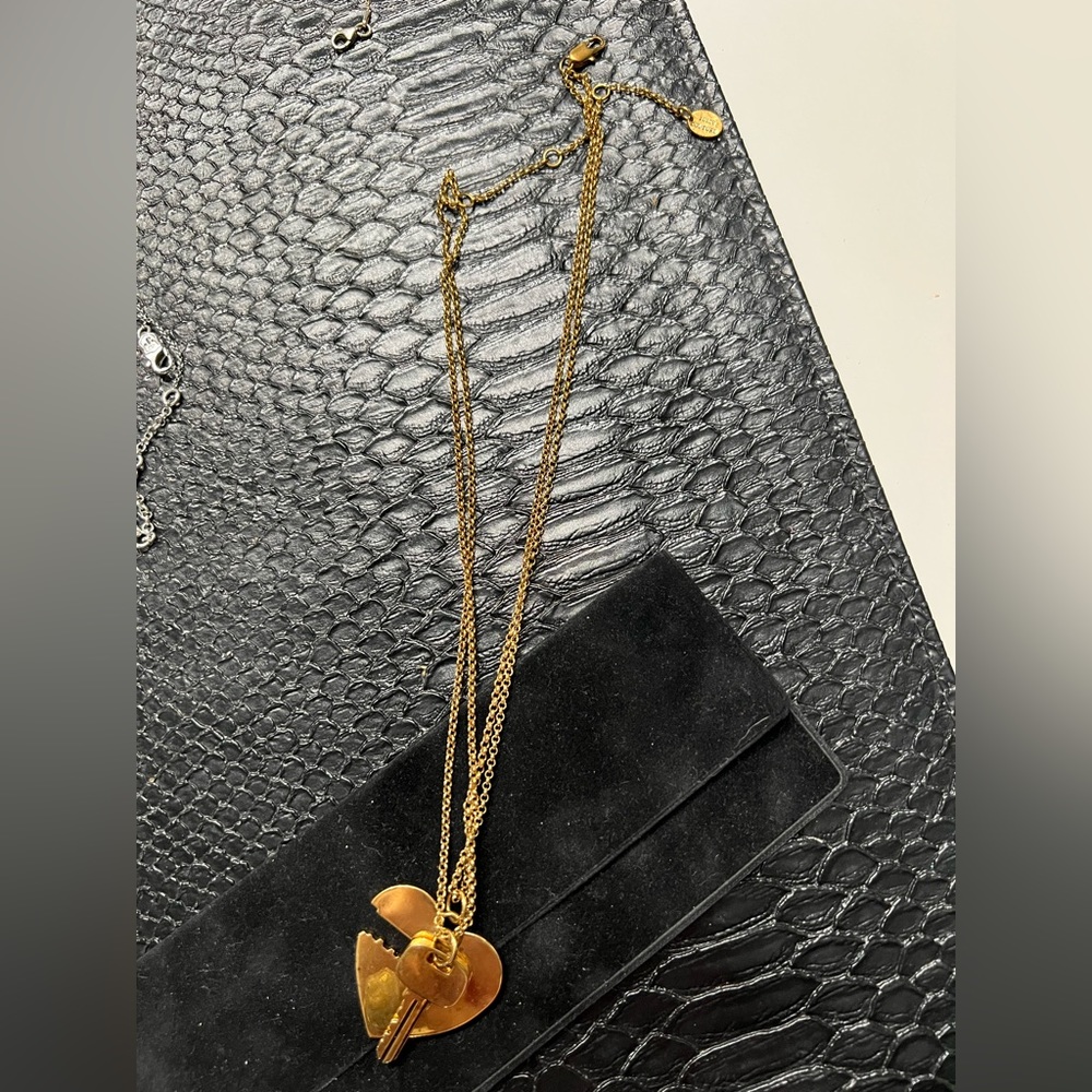 Juicy Couture Gold Heart & Key Chain Necklace double w/adjust. 18”-21” or 30”L